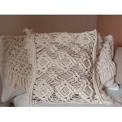 Coussin en macramé