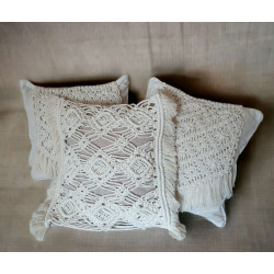 Coussin en macramé